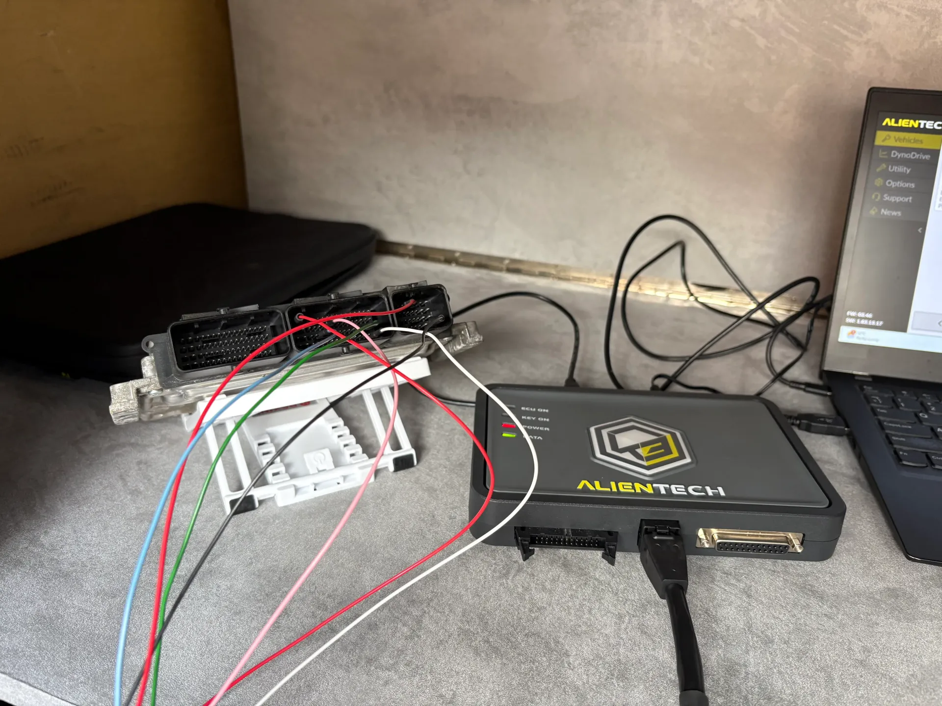 ECU bench pinout work using the KESS3 tuning tool by Kent Eco Tuning.